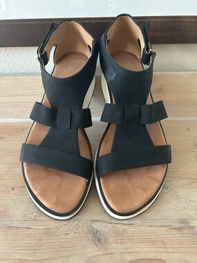 Adrienne Vittadini Strappy Black Women’s Sandals